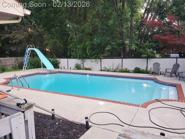 2365 Niagara Drive, Troy, MI 48083