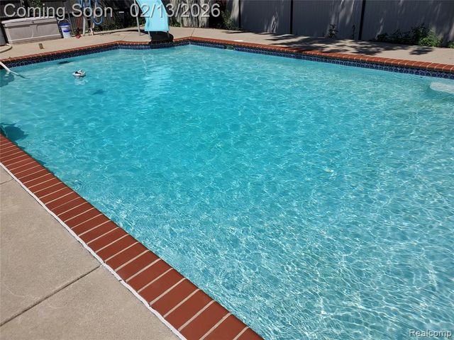 2365 Niagara Drive, Troy, MI 48083