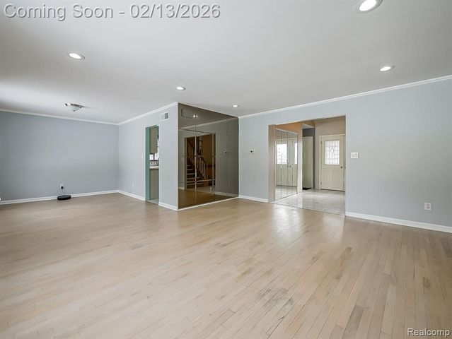 2365 Niagara Drive, Troy, MI 48083