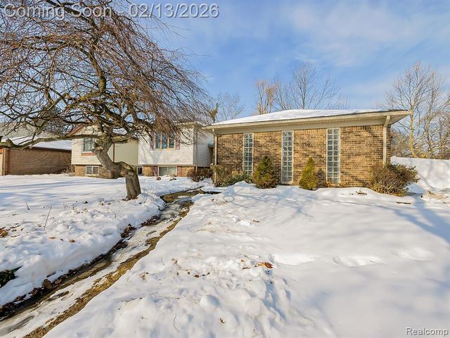 2365 Niagara Drive, Troy, MI 48083