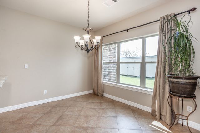 700 Mary Lee Lane, Collinsville, TX 76233