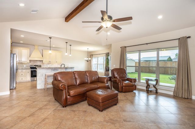 700 Mary Lee Lane, Collinsville, TX 76233