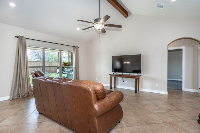 700 Mary Lee Lane, Collinsville, TX 76233