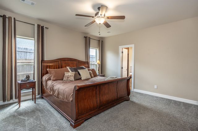 700 Mary Lee Lane, Collinsville, TX 76233