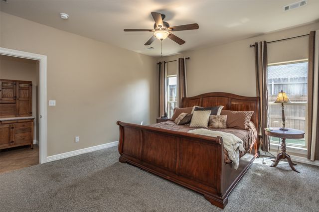 700 Mary Lee Lane, Collinsville, TX 76233