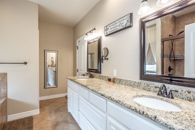 700 Mary Lee Lane, Collinsville, TX 76233