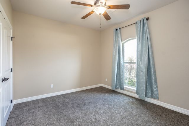 700 Mary Lee Lane, Collinsville, TX 76233