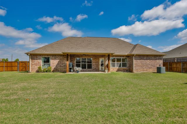 700 Mary Lee Lane, Collinsville, TX 76233