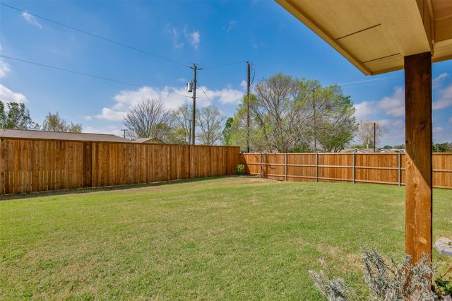 700 Mary Lee Lane, Collinsville, TX 76233