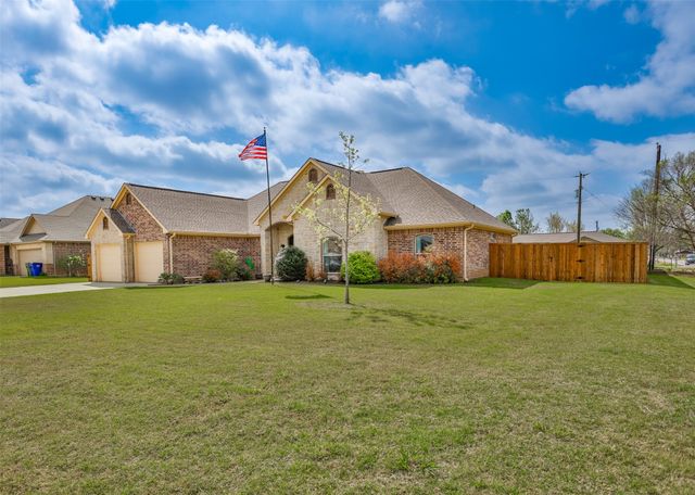 700 Mary Lee Lane, Collinsville, TX 76233