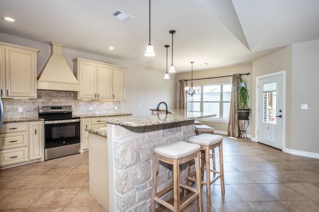 700 Mary Lee Lane, Collinsville, TX 76233