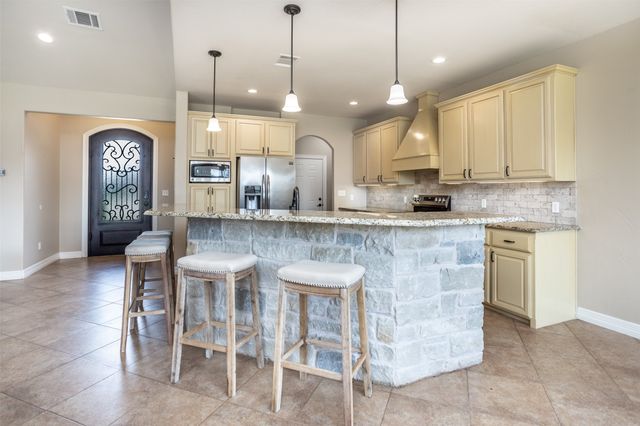 700 Mary Lee Lane, Collinsville, TX 76233