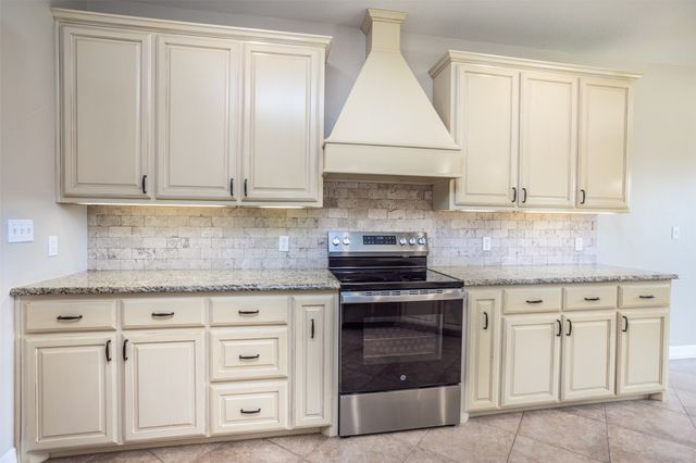 700 Mary Lee Lane, Collinsville, TX 76233