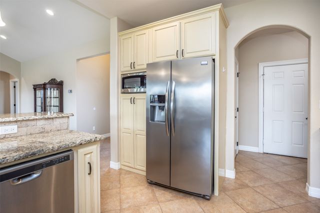 700 Mary Lee Lane, Collinsville, TX 76233