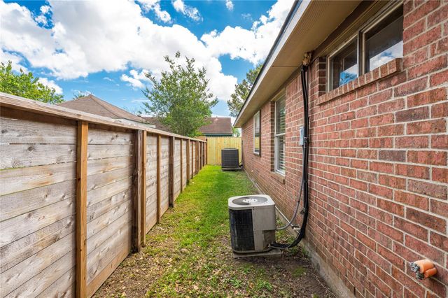 4427 Ireland Lane, Pasadena, TX 77505