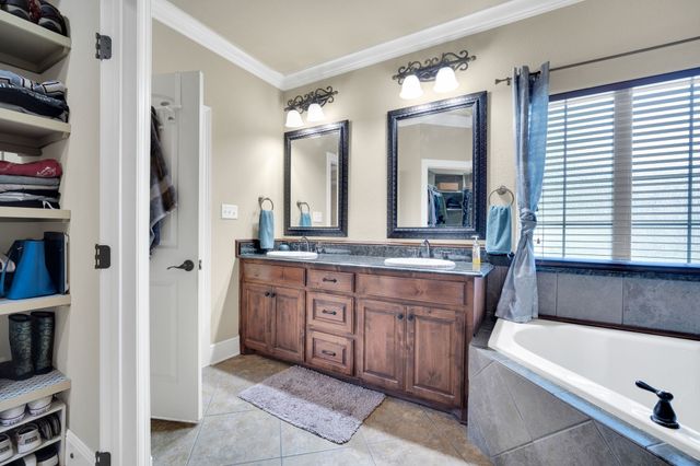 121 Sequoia Court, Midlothian, TX 76065