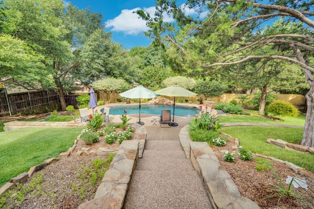121 Sequoia Court, Midlothian, TX 76065