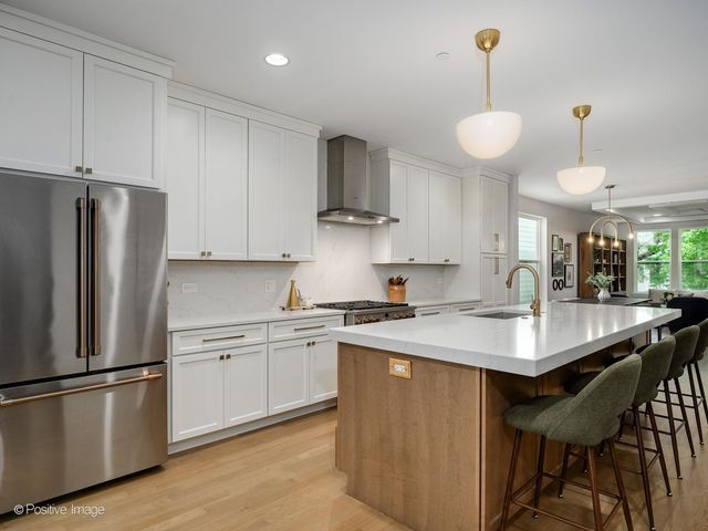 1938 N Sawyer Avenue 1, Chicago, IL 60647