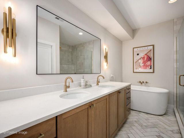 1938 N Sawyer Avenue 1, Chicago, IL 60647