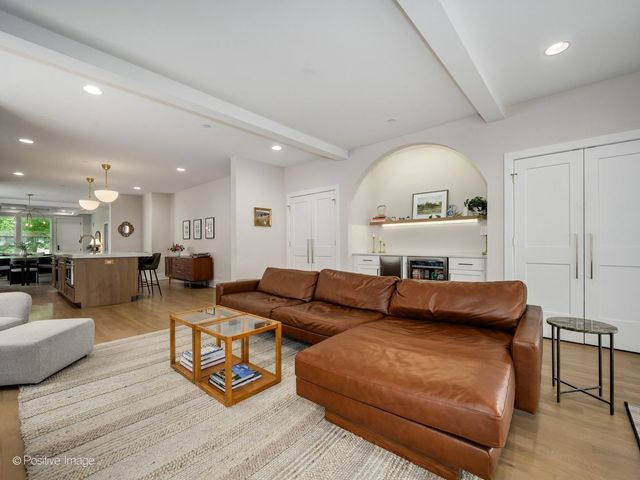 1938 N Sawyer Avenue 1, Chicago, IL 60647