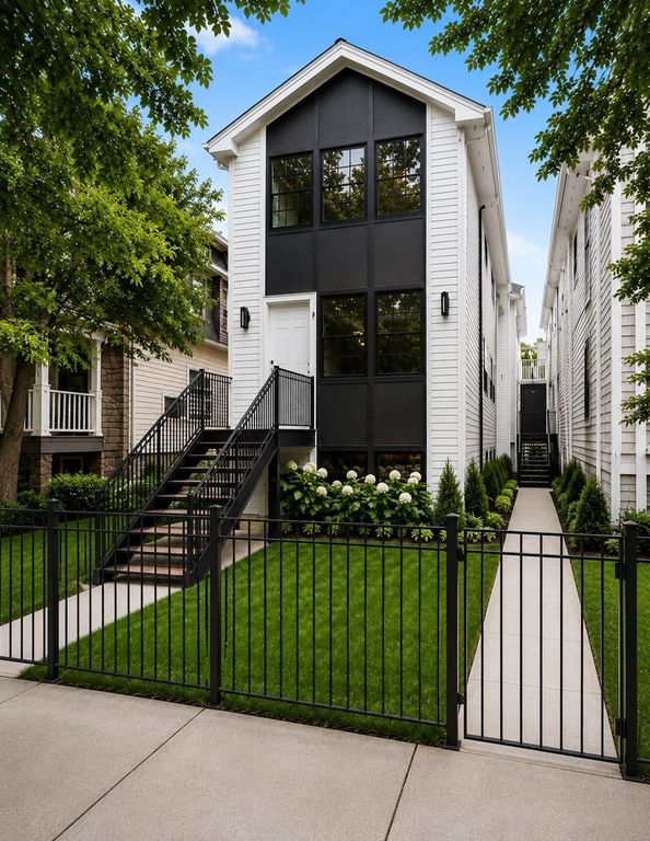 1938 N Sawyer Avenue 1, Chicago, IL 60647