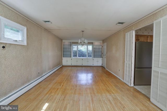 2323 LAKEVIEW DR, Yardley, PA 19067