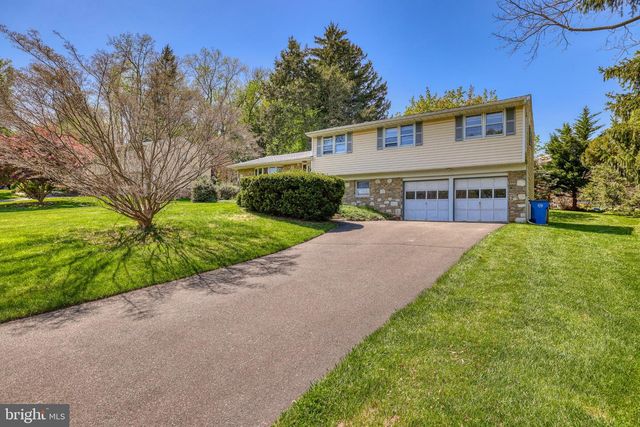 2323 LAKEVIEW DR, Yardley, PA 19067