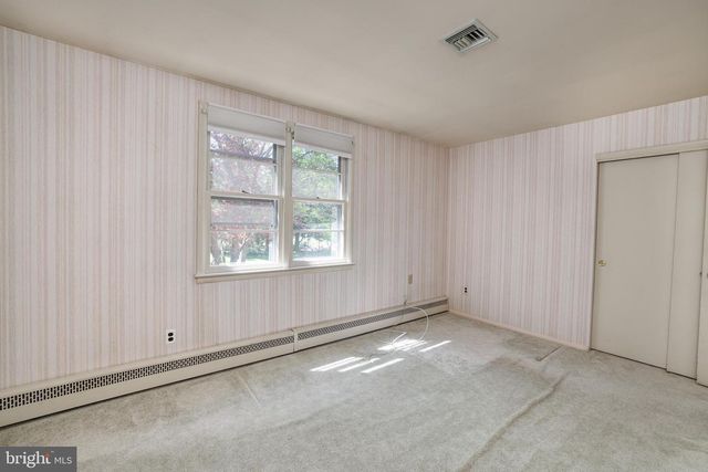 2323 LAKEVIEW DR, Yardley, PA 19067