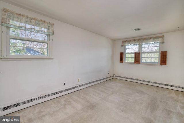 2323 LAKEVIEW DR, Yardley, PA 19067