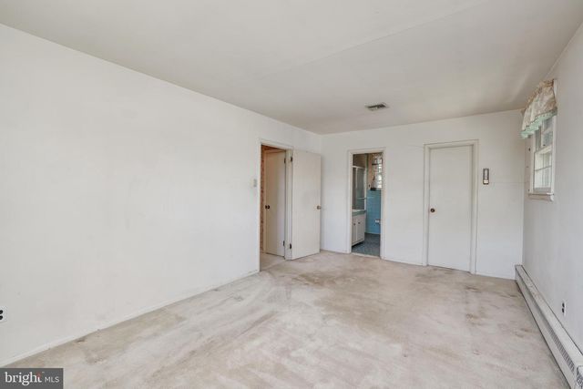 2323 LAKEVIEW DR, Yardley, PA 19067