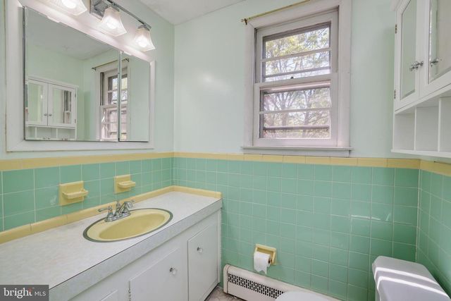 2323 LAKEVIEW DR, Yardley, PA 19067