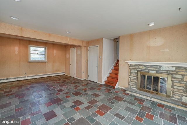 2323 LAKEVIEW DR, Yardley, PA 19067