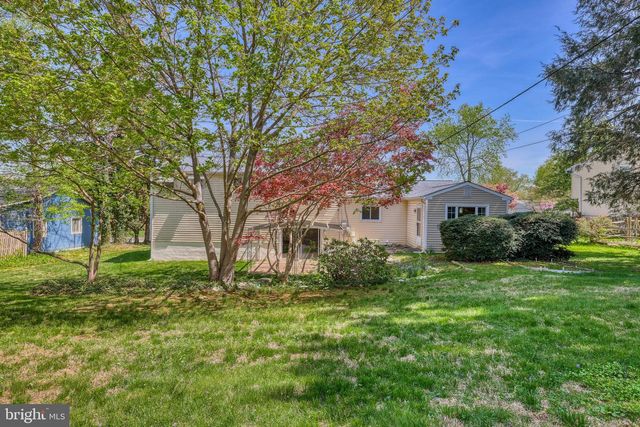 2323 LAKEVIEW DR, Yardley, PA 19067