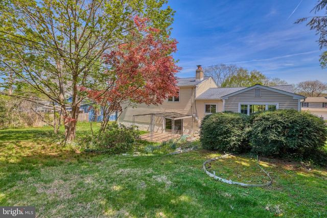 2323 LAKEVIEW DR, Yardley, PA 19067