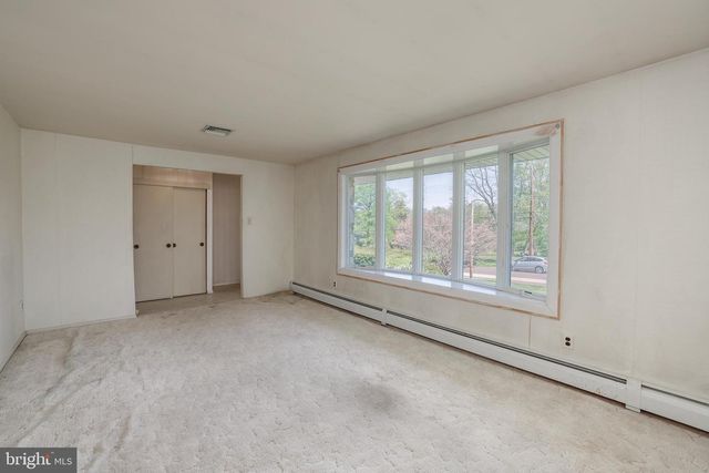 2323 LAKEVIEW DR, Yardley, PA 19067