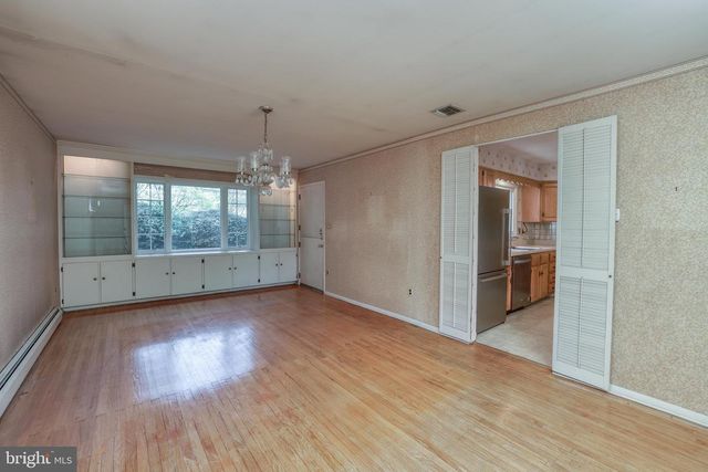 2323 LAKEVIEW DR, Yardley, PA 19067