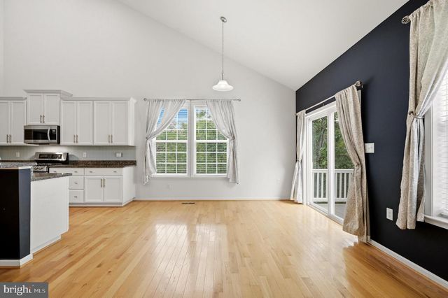 210 WOODS DR, Cross Junction, VA 22625