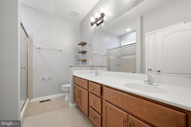 210 WOODS DR, Cross Junction, VA 22625