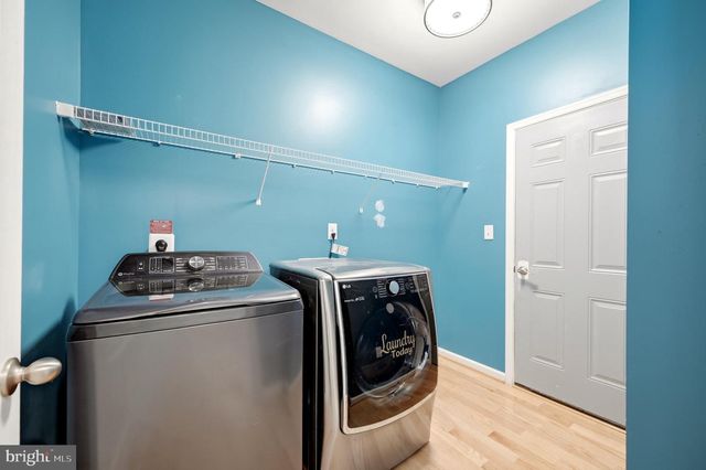 210 WOODS DR, Cross Junction, VA 22625