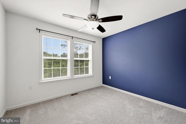 210 WOODS DR, Cross Junction, VA 22625