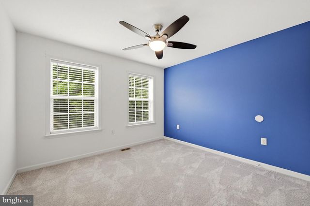 210 WOODS DR, Cross Junction, VA 22625