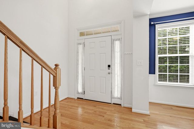 210 WOODS DR, Cross Junction, VA 22625