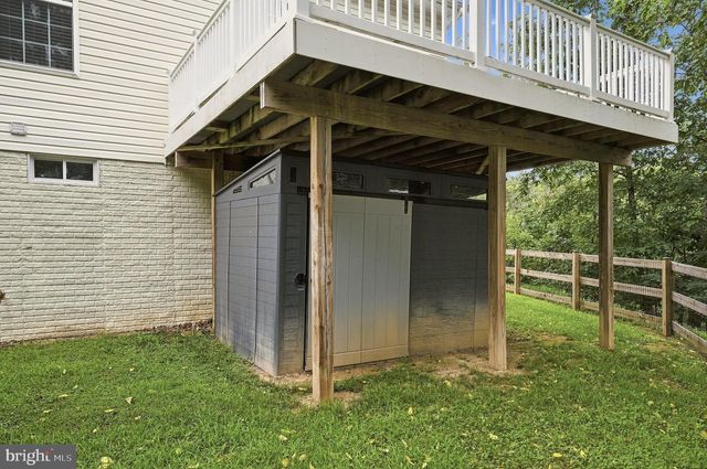 210 WOODS DR, Cross Junction, VA 22625