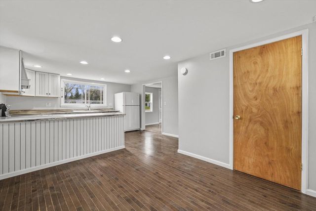 8200 312th AVENUE, Burlington, WI 53105