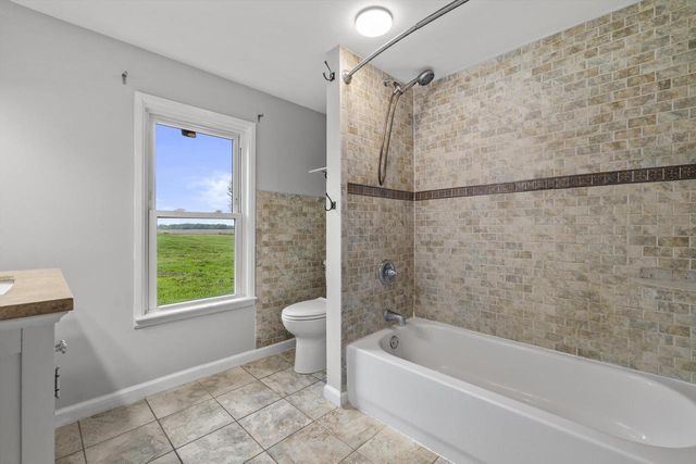8200 312th AVENUE, Burlington, WI 53105