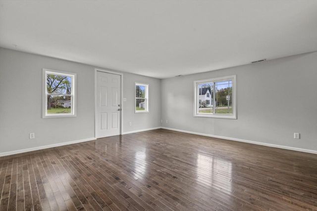 8200 312th AVENUE, Burlington, WI 53105