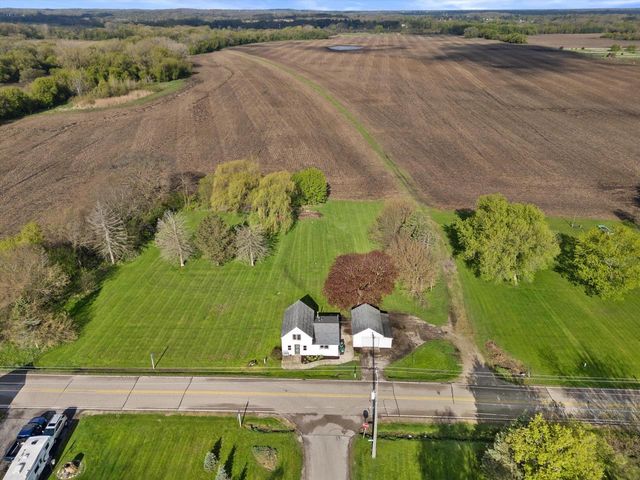 8200 312th AVENUE, Burlington, WI 53105