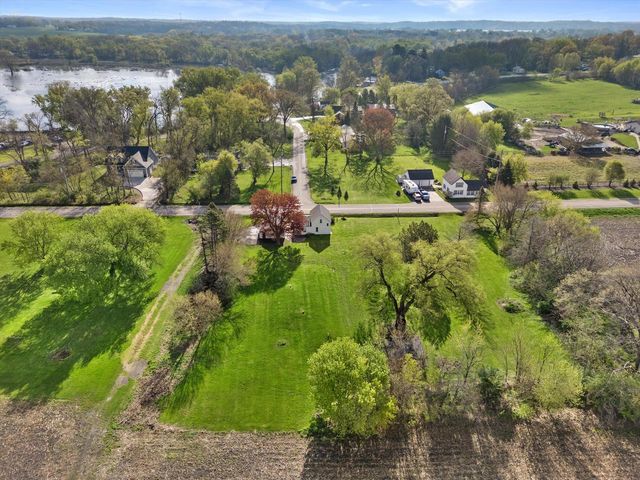 8200 312th AVENUE, Burlington, WI 53105
