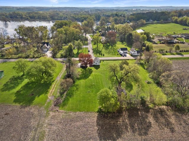 8200 312th AVENUE, Burlington, WI 53105