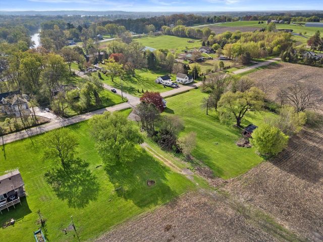 8200 312th AVENUE, Burlington, WI 53105